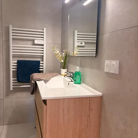 Cocon Lumineux Avec Terrasse Appartamento